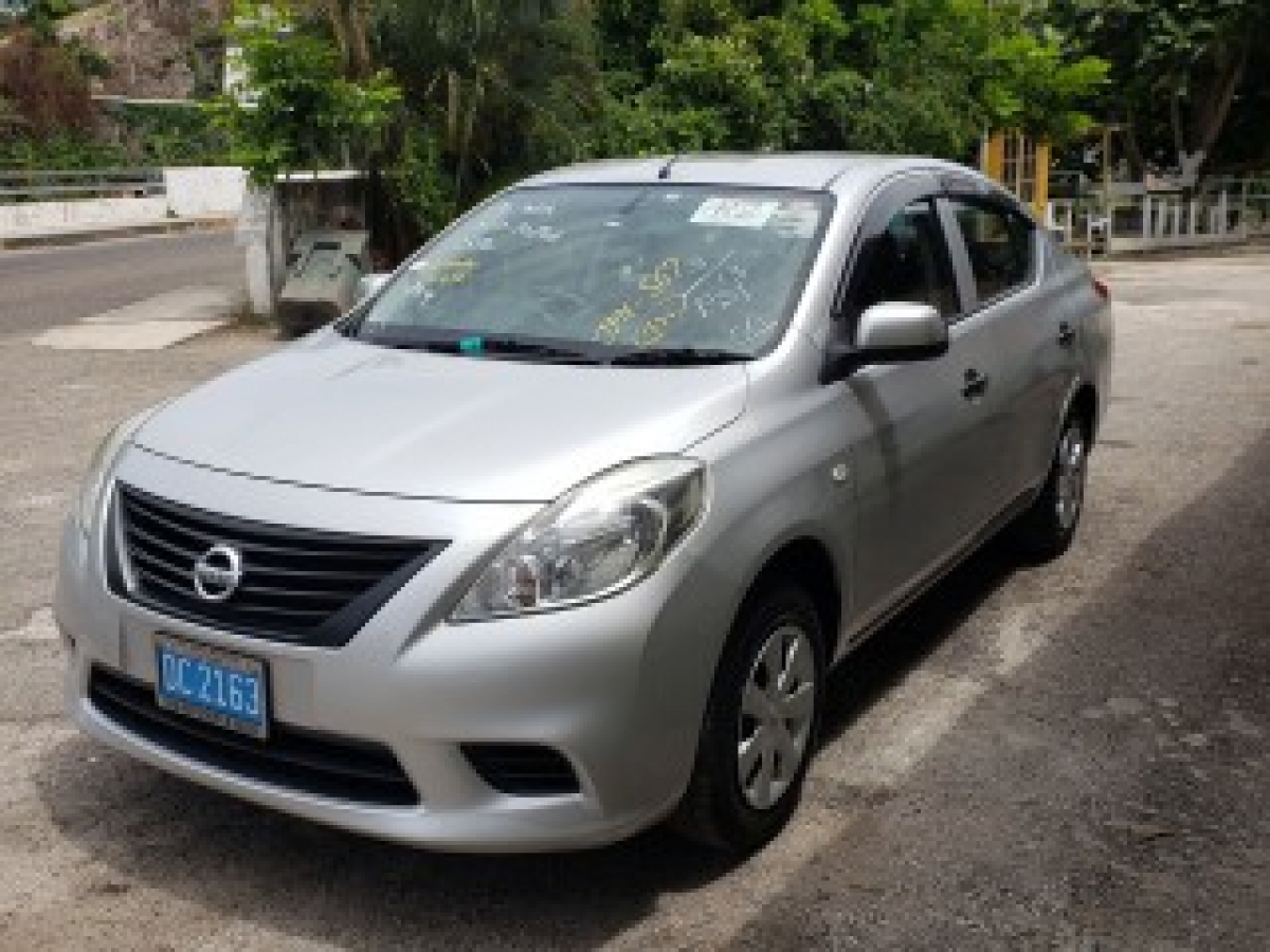 Nissan latio 2015